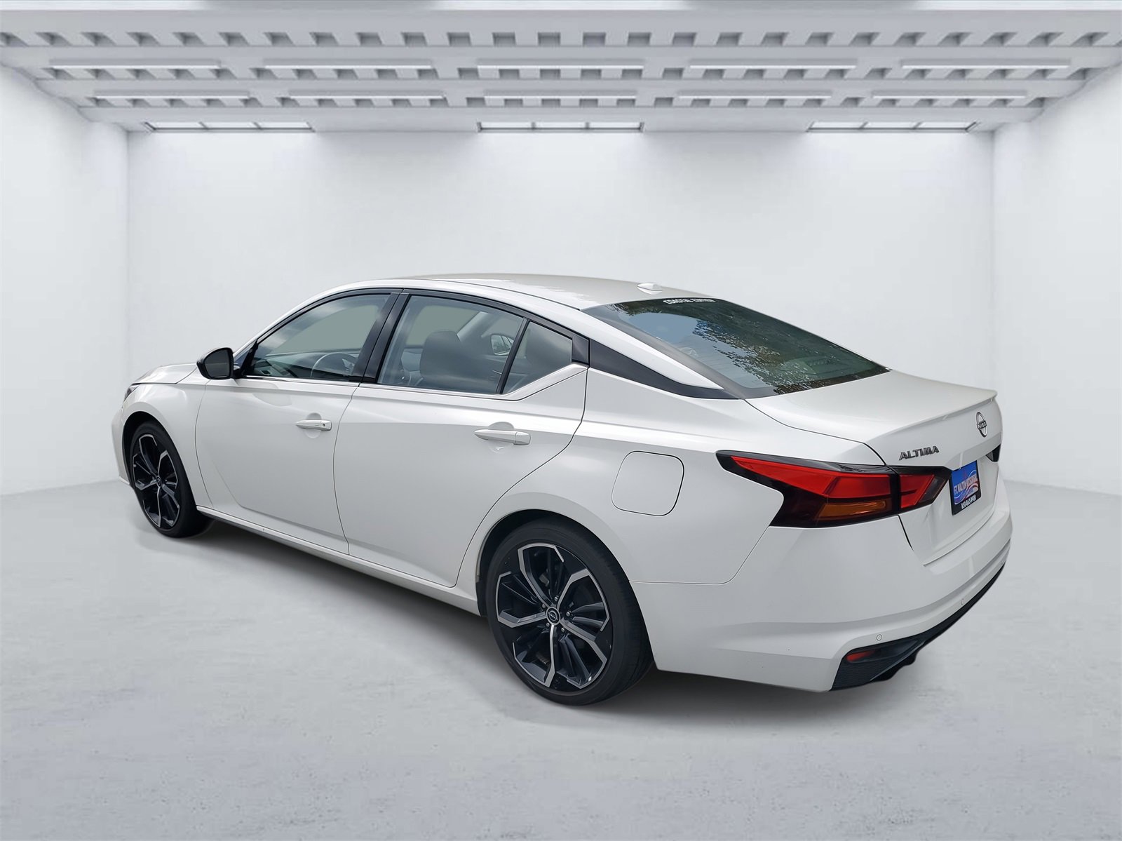 Used 2024 Nissan Altima 2.5 SR image 3