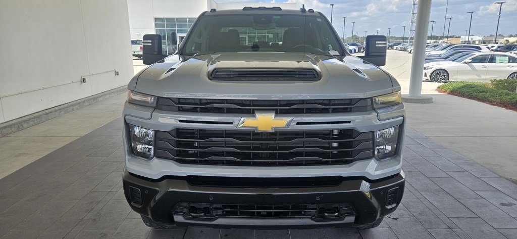 Used 2025 Chevrolet Silverado 2500 Custom w/ Custom Value Package image 3