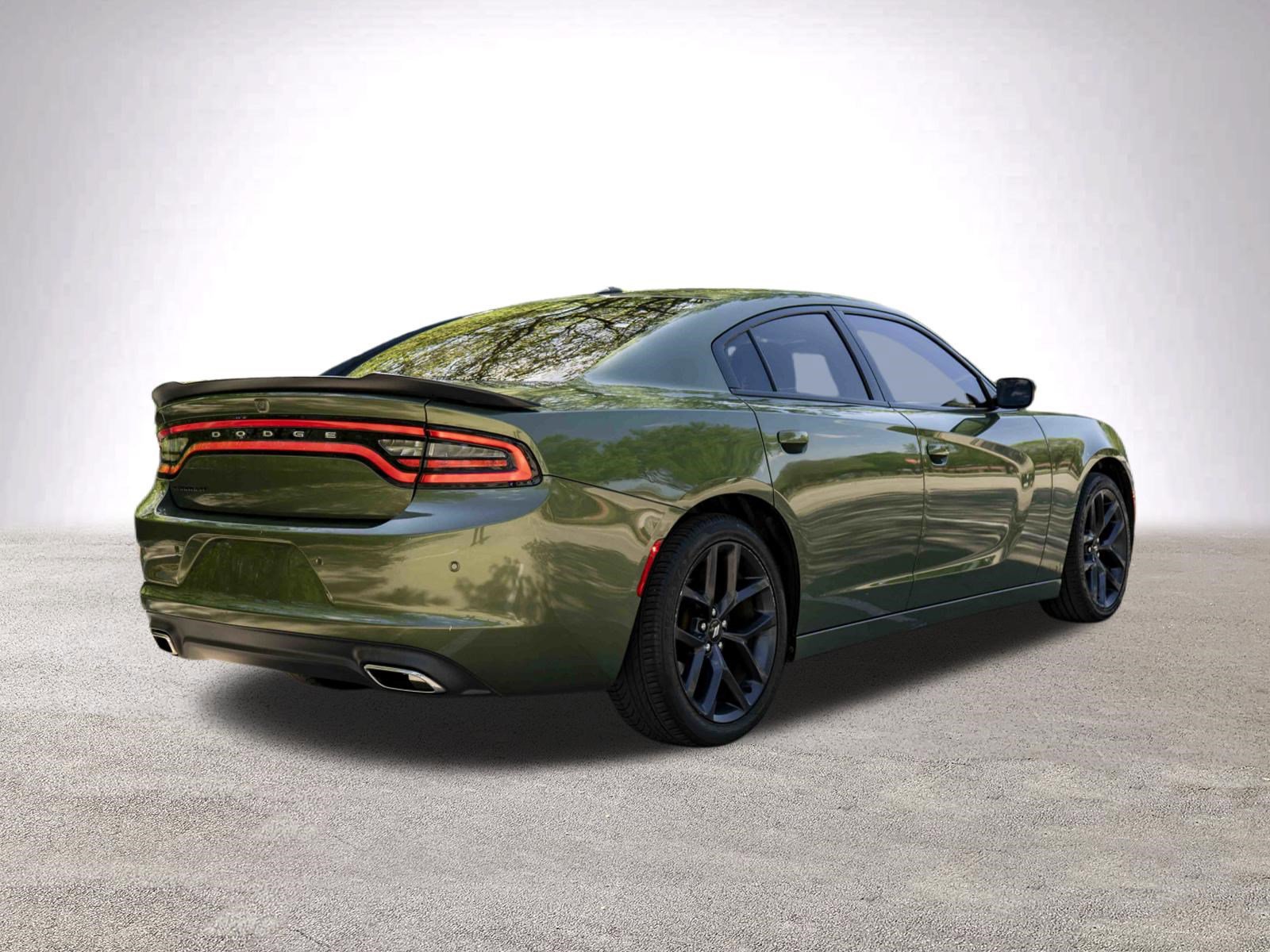 Used 2019 Dodge Charger SXT w/ Blacktop Package image 9