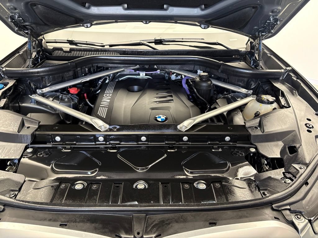 Used 2024 BMW X5 xDrive40i w/ Premium Package AWD/4WD image 13