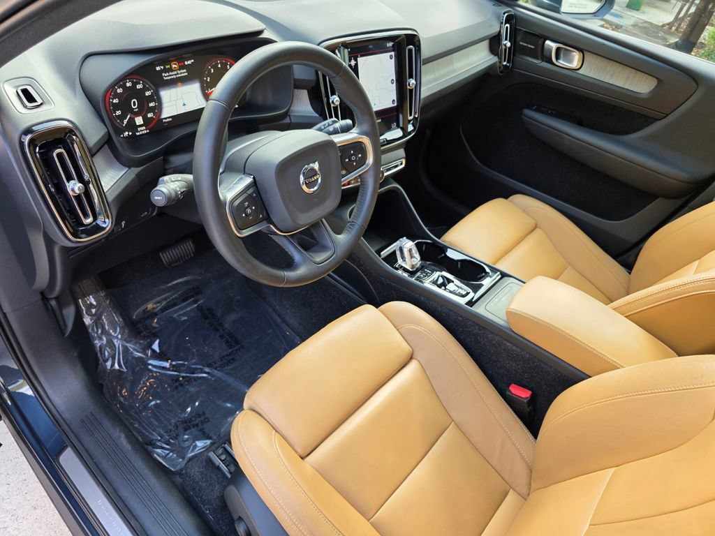 Used 2020 Volvo XC40 T5 Inscription w/ Protection Package Premier AWD/4WD image 9