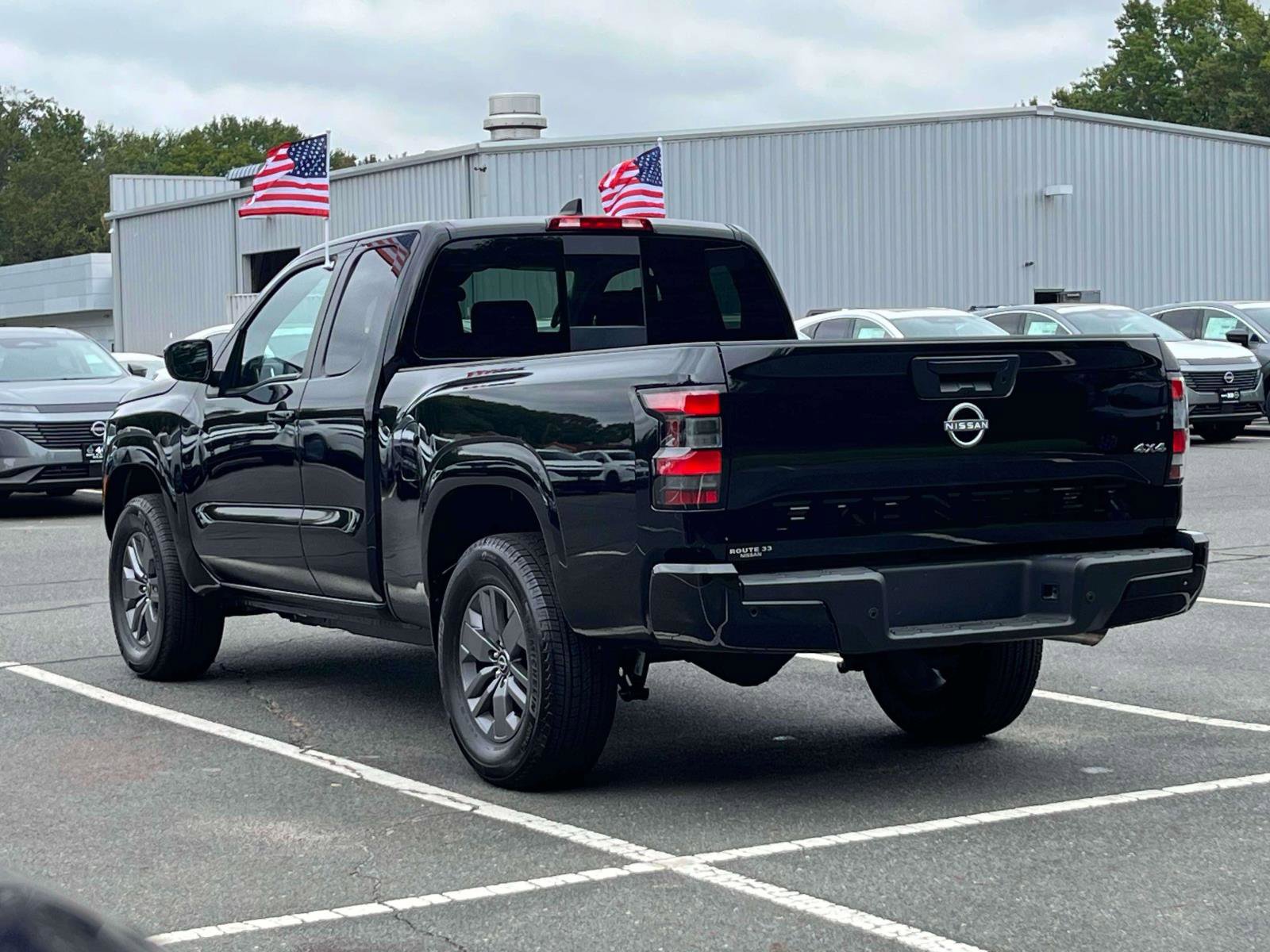 Used 2025 Nissan Frontier SV image 4