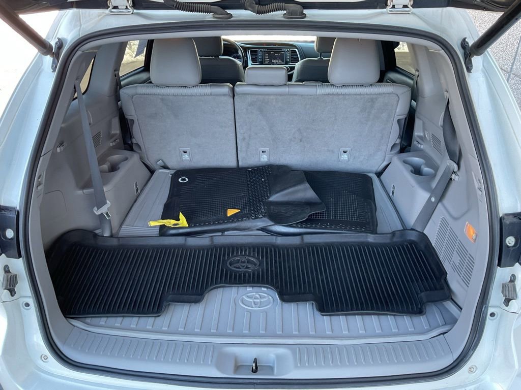 Used 2019 Toyota Highlander Plus AWD/4WD image 22