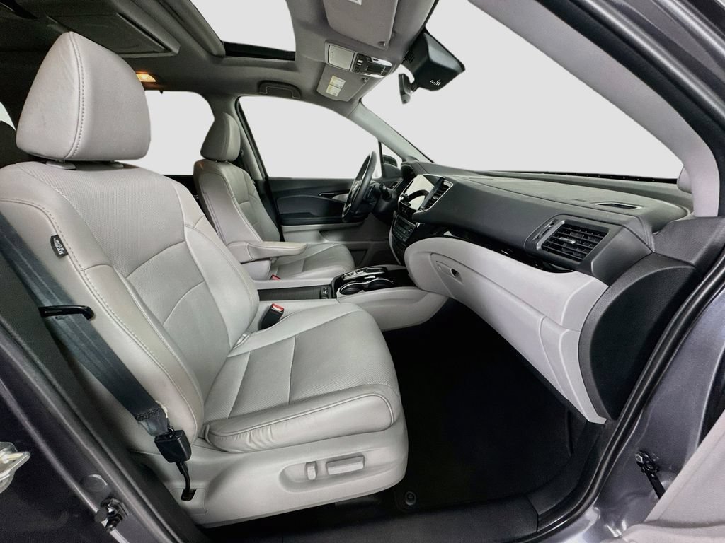 Used 2019 Honda Pilot Elite image 32