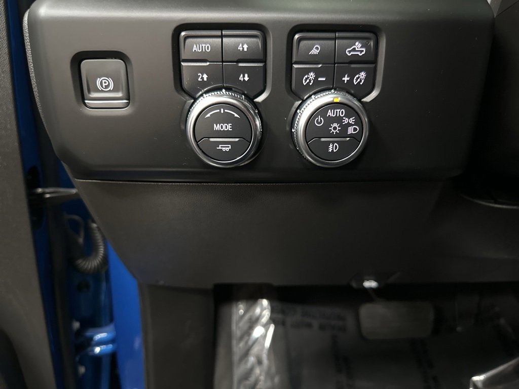 Used 2024 GMC Sierra 1500 AT4 w/ Technology Package image 31