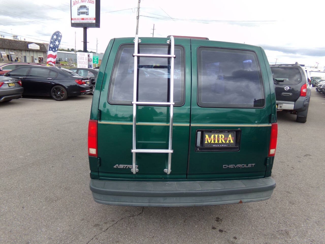 Used 1998 Chevrolet Astro w/ Convenience Group RWD image 51