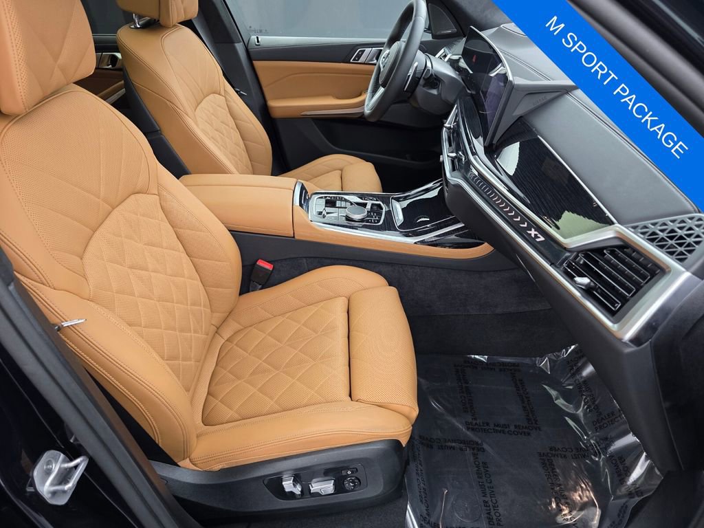 Used 2025 BMW X7 xDrive40i w/ M Sport Package image 31
