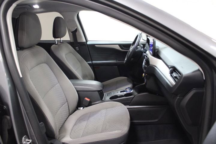 Used 2022 Ford Escape SE w/ SE Sport Appearance Package image 23