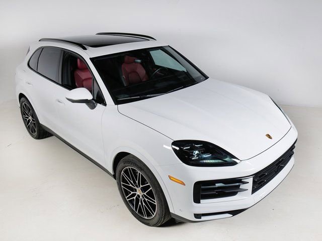 Used 2024 Porsche Cayenne AWD/4WD image 30