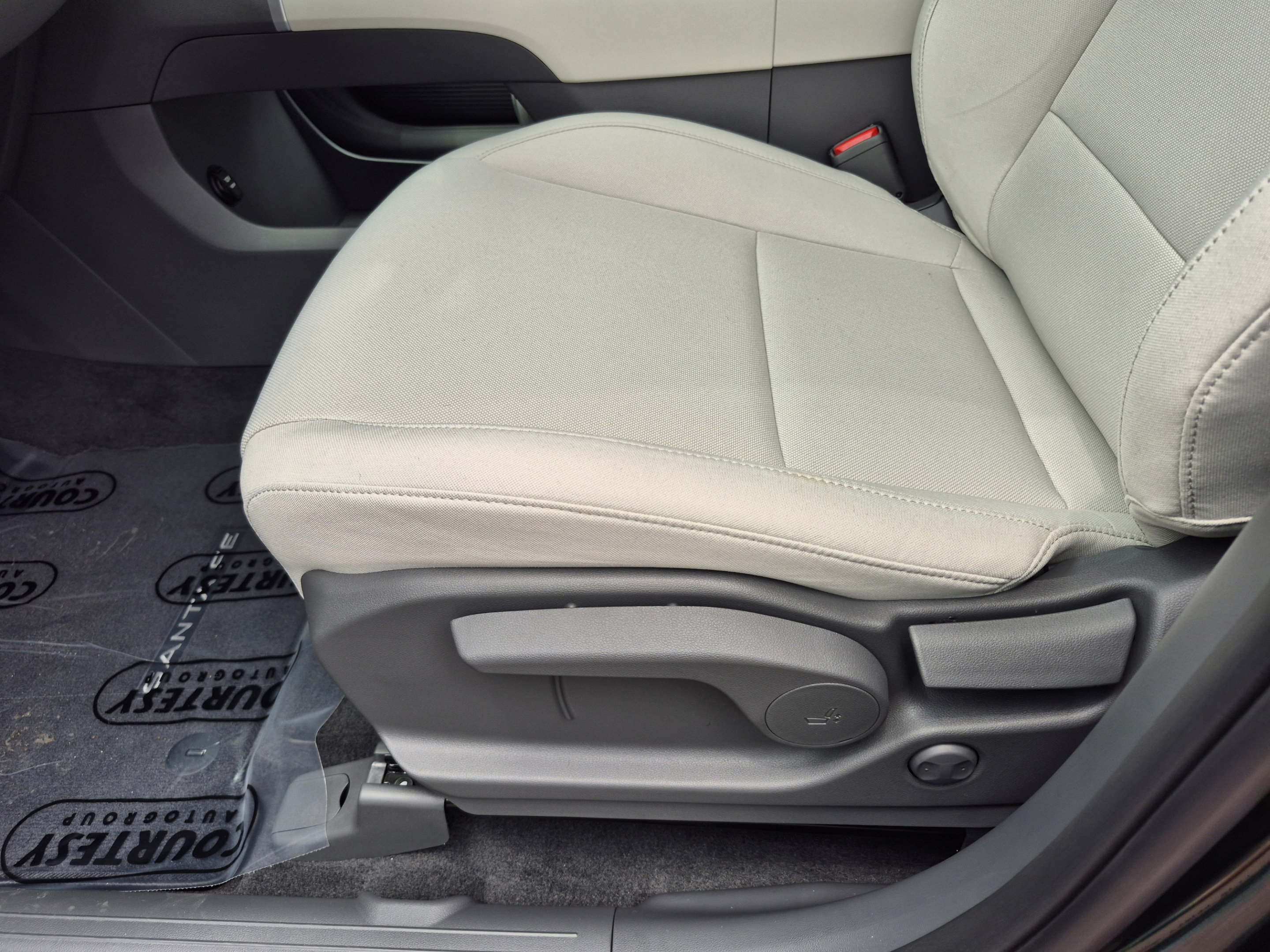 New 2027 Hyundai Santa Fe SE FWD image 24