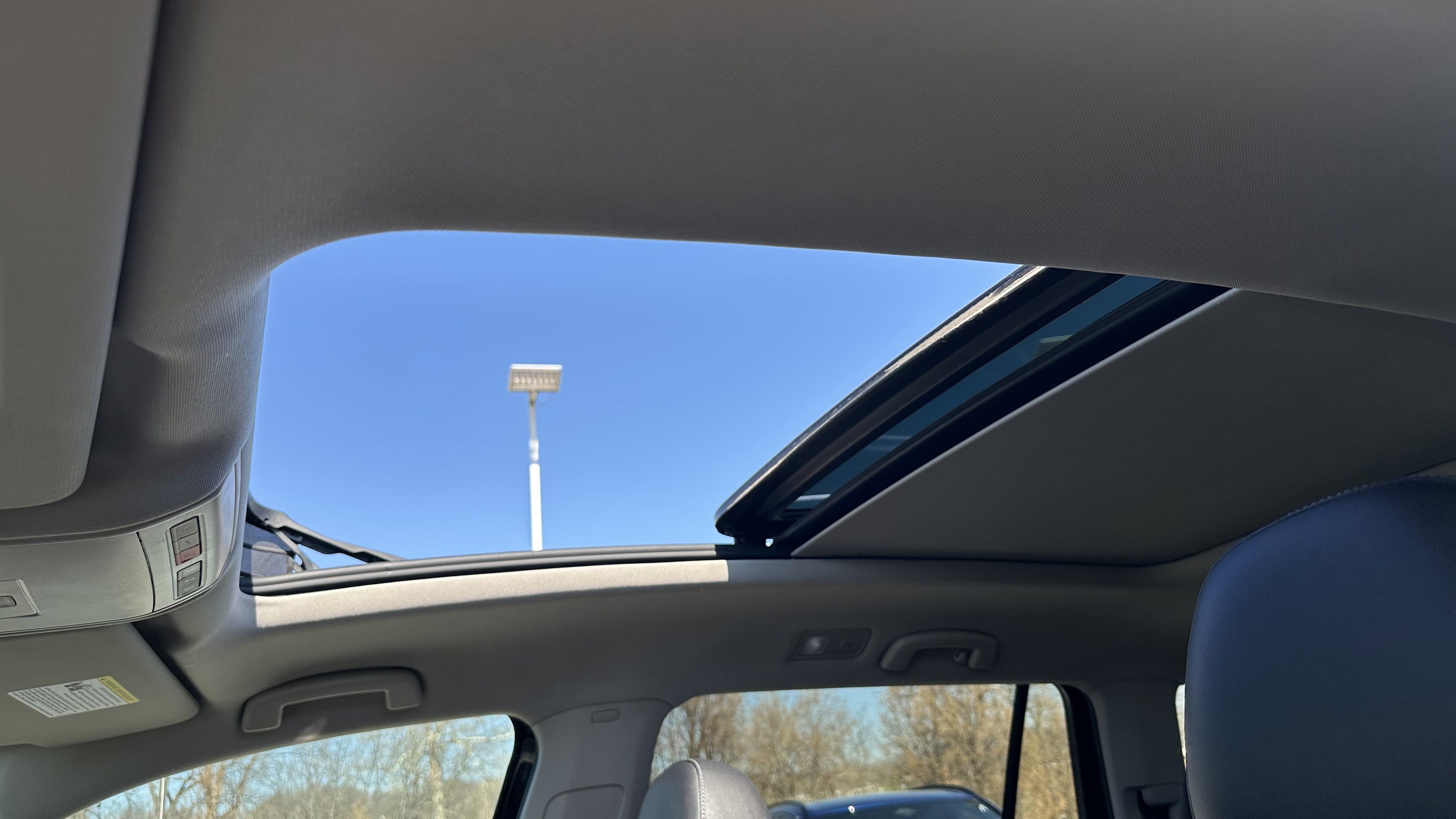 Used 2019 Volkswagen Atlas SEL Premium image 29