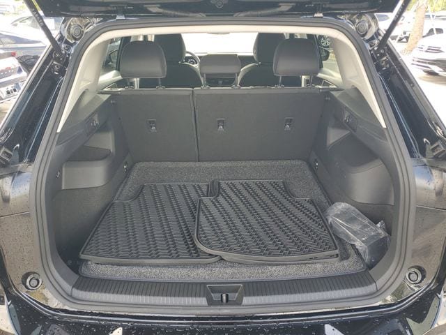 Certified 2025 Volkswagen Tiguan S FWD image 6
