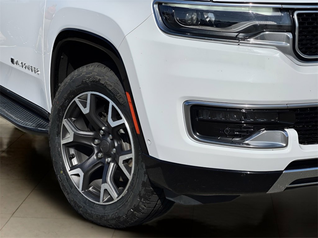 Used 2024 Jeep Wagoneer L Series III w/ Flexible Seating Group image 35