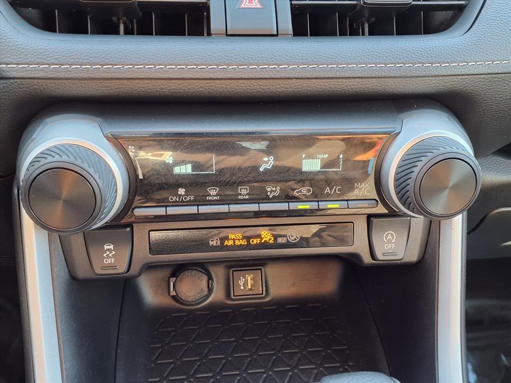 Used 2024 Toyota RAV4 LE image 19