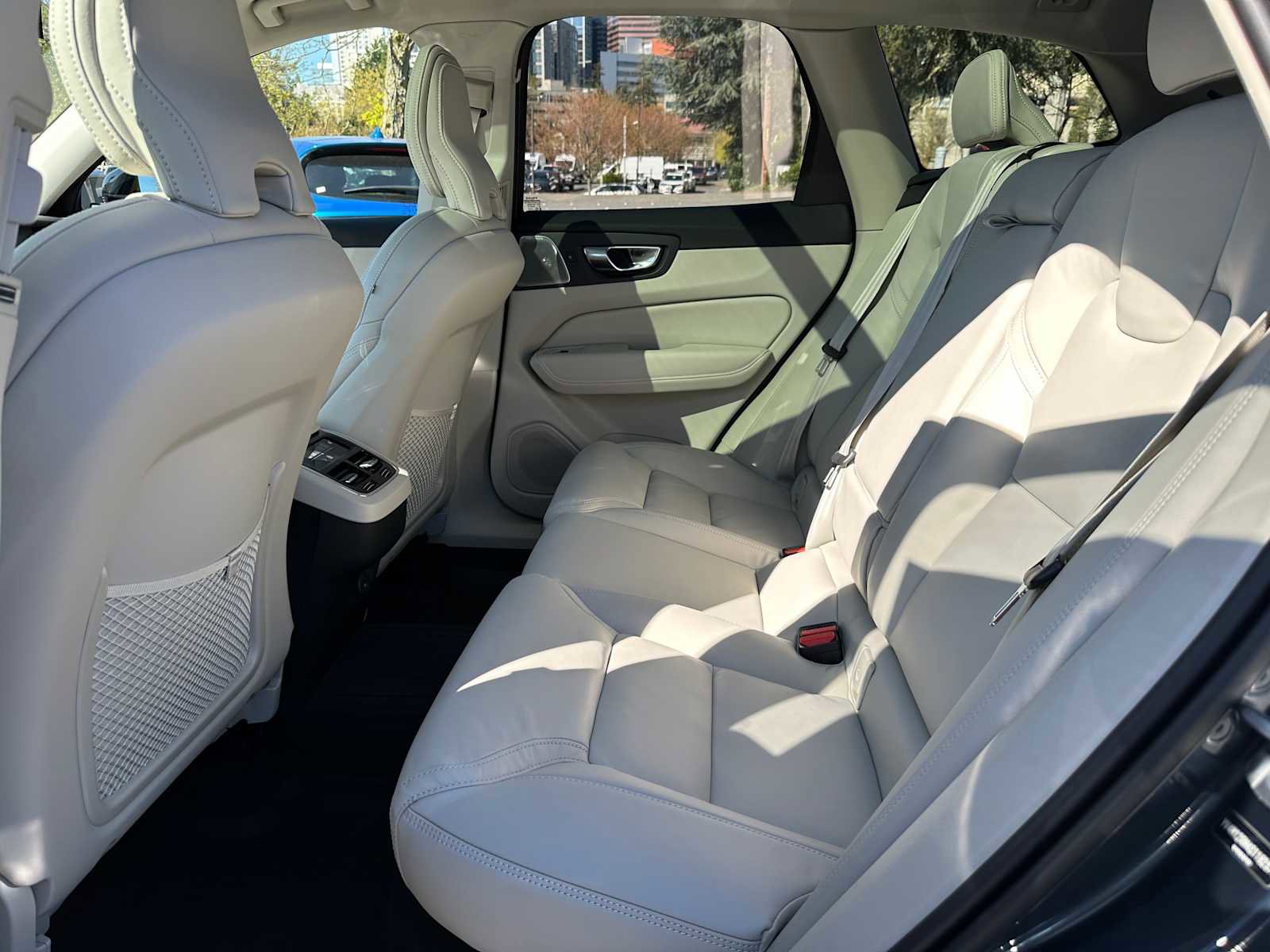 New 2025 Volvo XC60 B5 Ultra w/ Protection Package Premier image 15