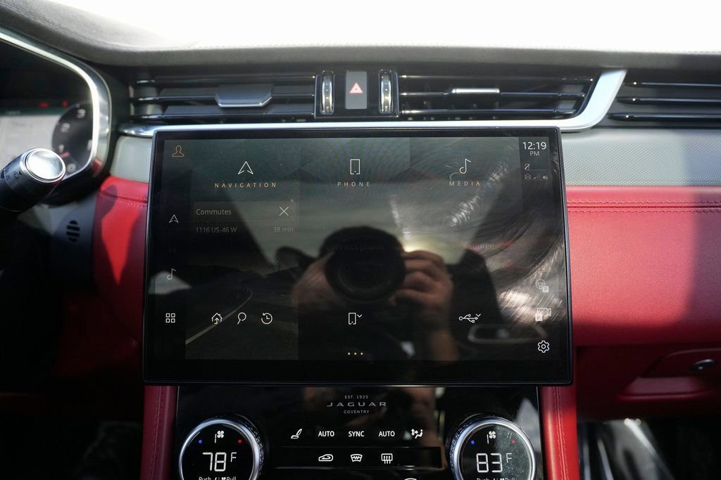 Used 2022 Jaguar F-PACE SVR image 58