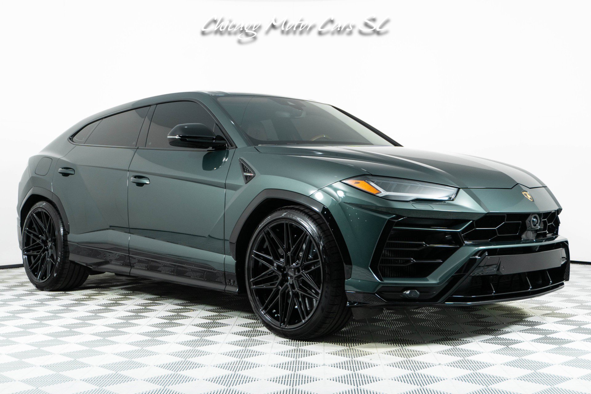 Used 2021 Lamborghini Urus AWD/4WD image 9