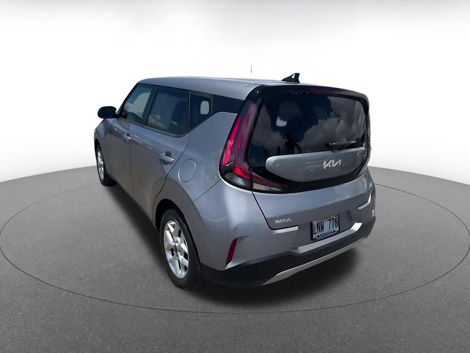 Used 2025 Kia Soul LX w/ LX Technology Package FWD image 10