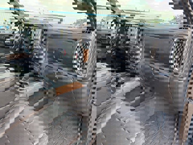 Used 2021 Chevrolet Silverado 1500 High Country w/ Technology Package image 25