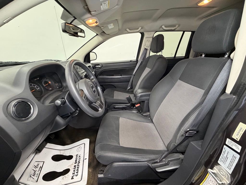 Used 2016 Jeep Compass Sport w/ Power Value Group image 4