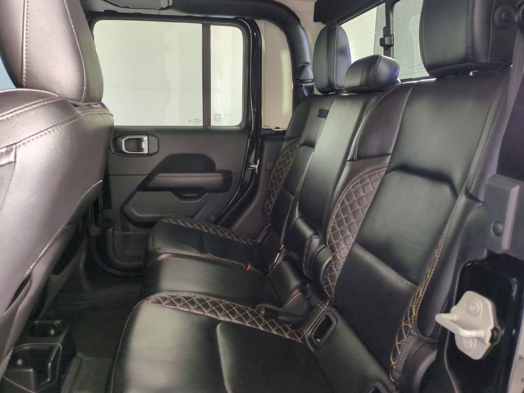 Used 2023 Jeep Gladiator Overland image 15