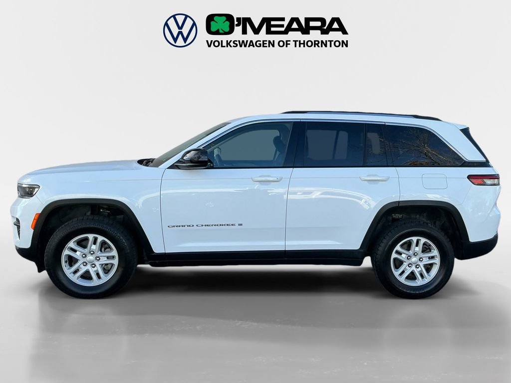 Used 2023 Jeep Grand Cherokee Laredo image 2