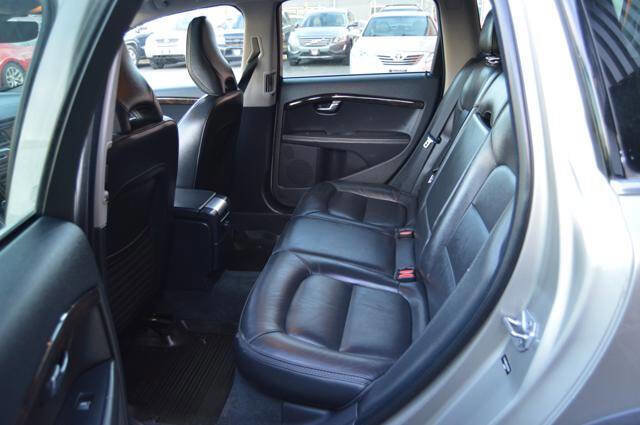 Used 2016 Volvo XC70 T5 Premier w/ Proximity Package image 48