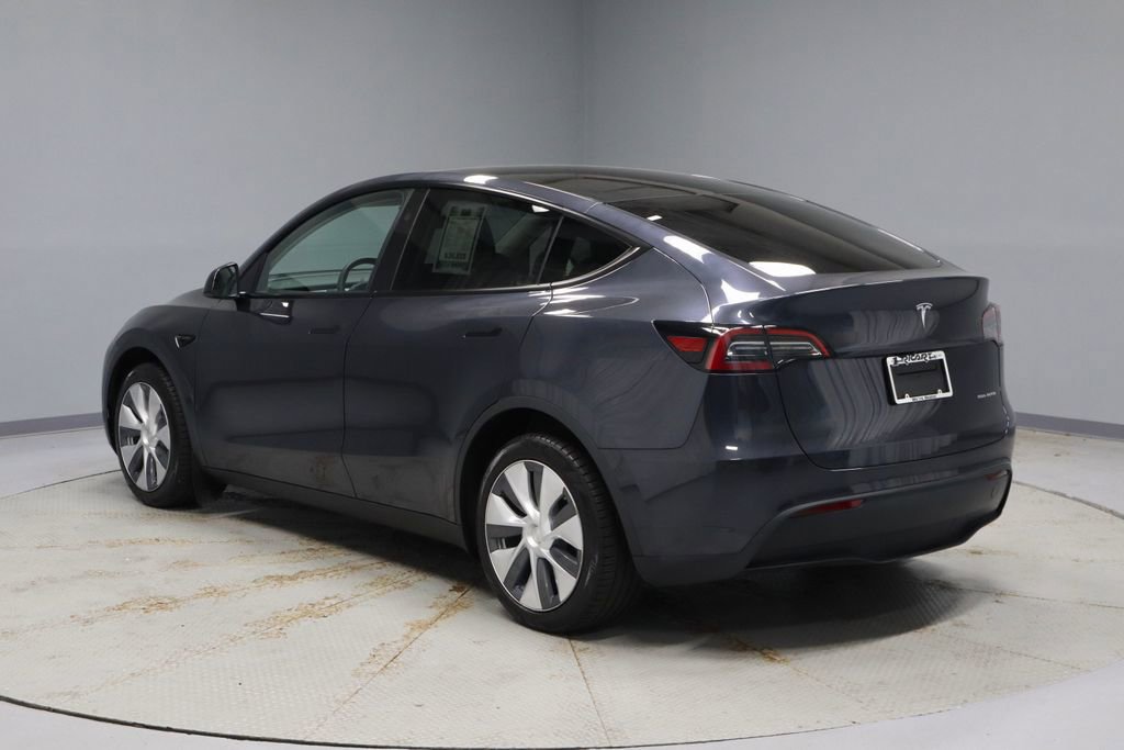 Used 2024 Tesla Model Y Long Range AWD/4WD image 11
