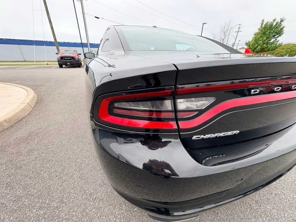 Used 2020 Dodge Charger SXT RWD image 6