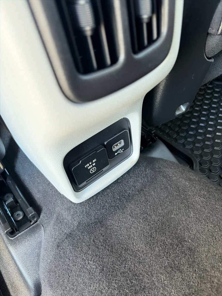 Used 2018 Jeep Compass Latitude w/ Popular Equipment Group AWD/4WD image 29