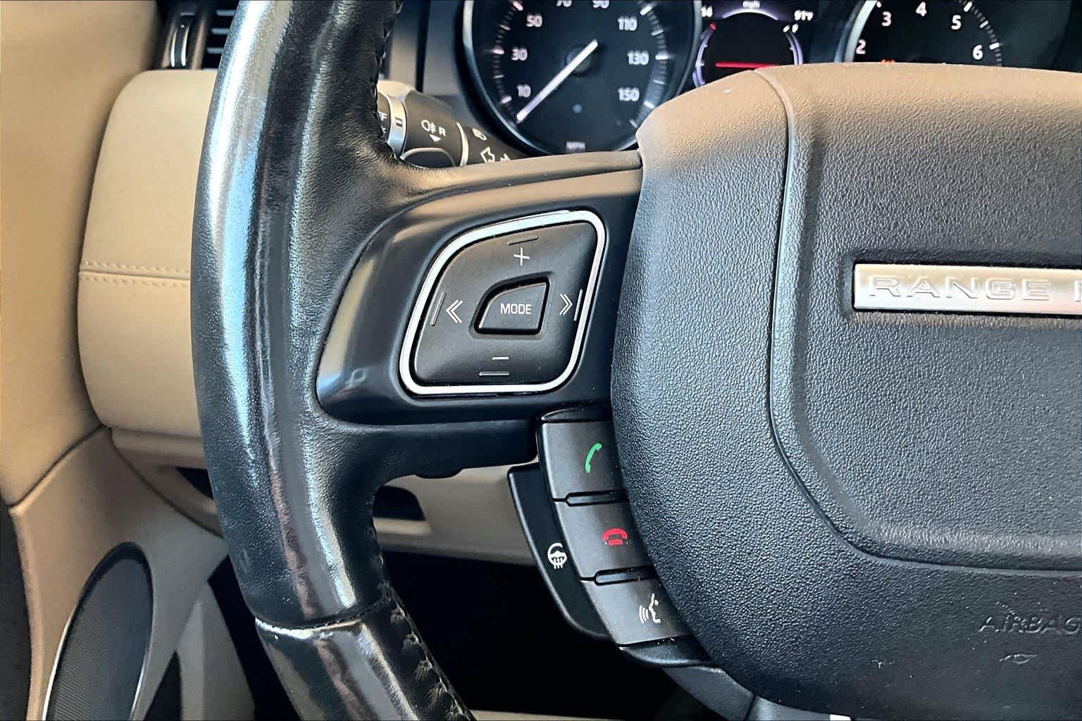 Used 2018 Land Rover Range Rover Evoque SE AWD/4WD image 23
