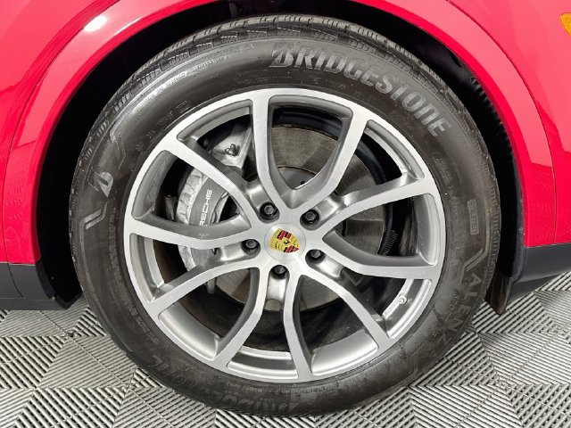 Used 2024 Porsche Cayenne Coupe w/ Premium Package Plus AWD/4WD image 29