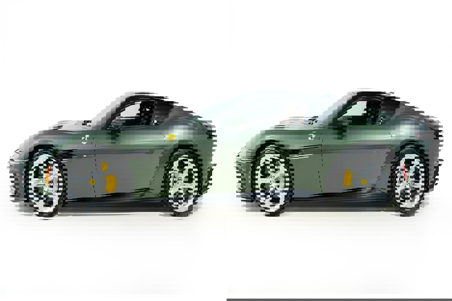 Certified 2025 Ferrari 12Cilindri image 3