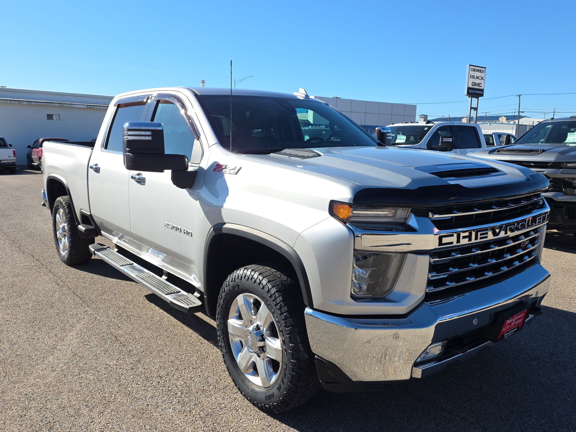 Used 2020 Chevrolet Silverado 2500 LTZ w/ LTZ Plus Package image 2