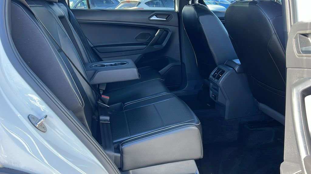 Used 2021 Volkswagen Tiguan SE R-Line image 15