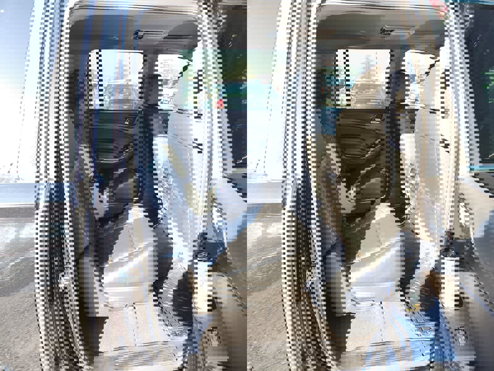 Used 2019 Chevrolet Suburban LT image 23