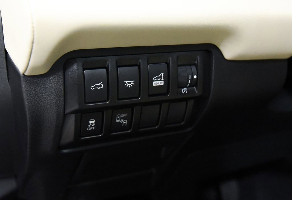 Used 2021 Subaru Ascent Limited w/ Technology Package image 18