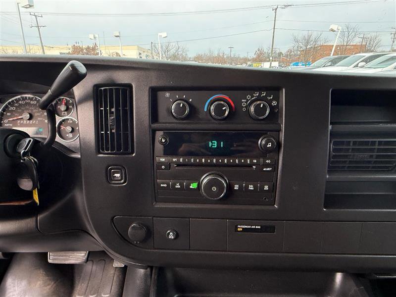 Used 2014 Chevrolet Express 1500 AWD image 32