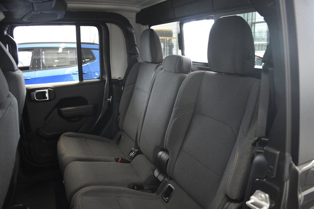 New 2025 Jeep Gladiator Sport image 25