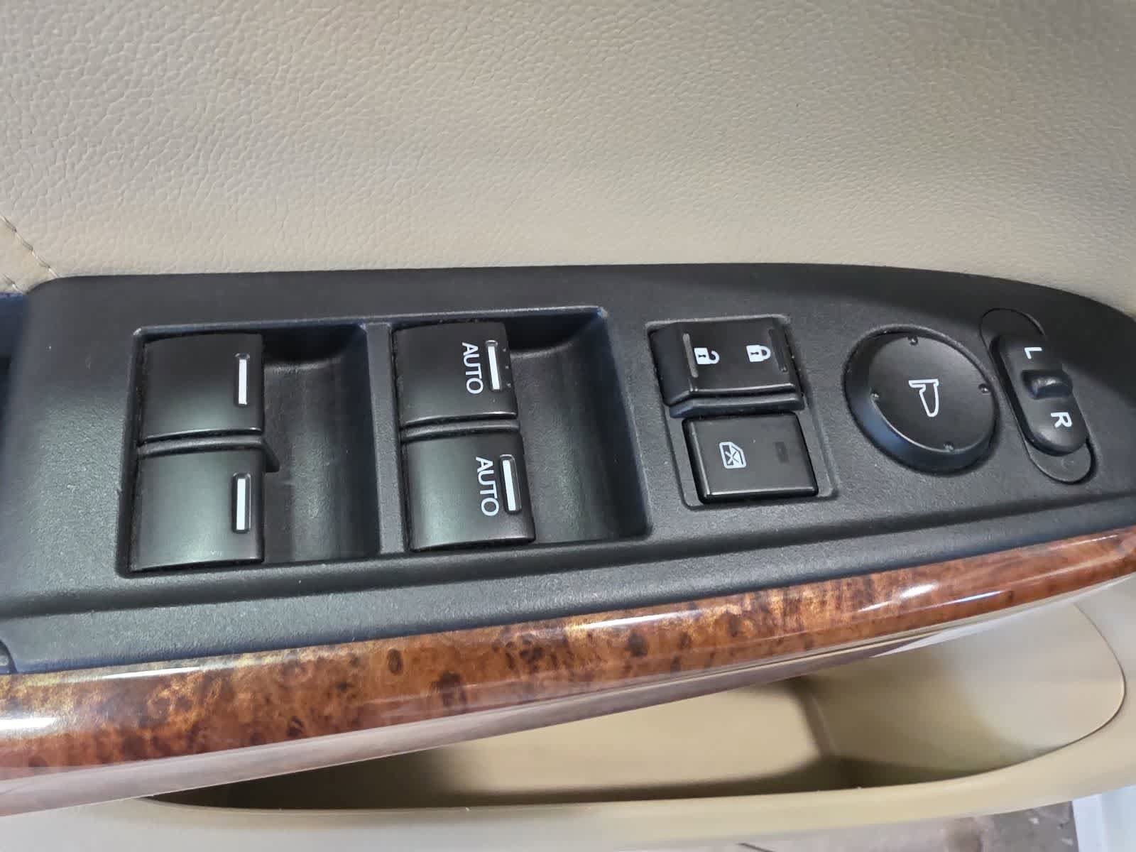 Used 2011 Honda Accord EX-L image 18
