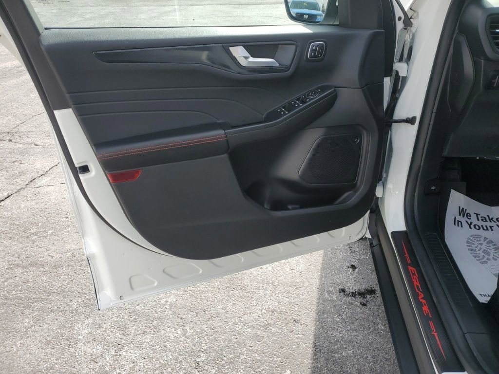 Used 2024 Ford Escape ST-Line Select w/ Tech Pack #2 image 13