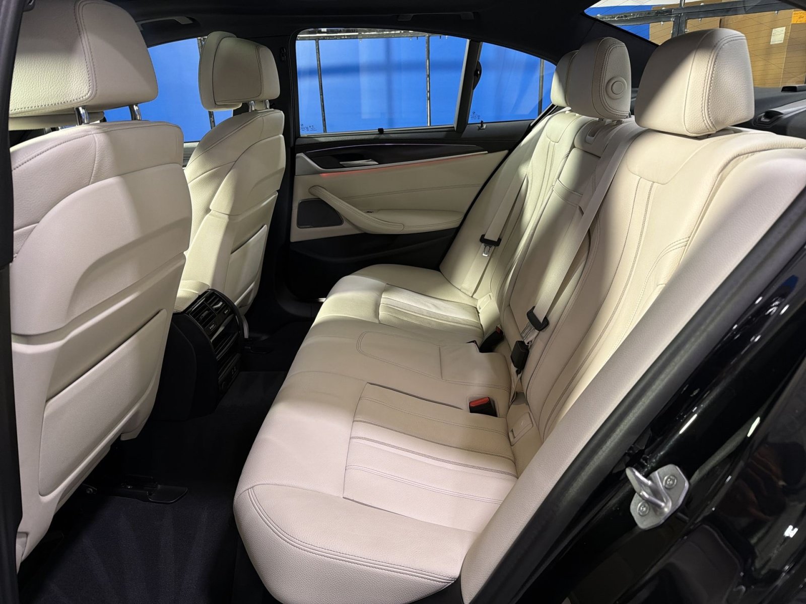 Used 2023 BMW M550i xDrive AWD/4WD image 28
