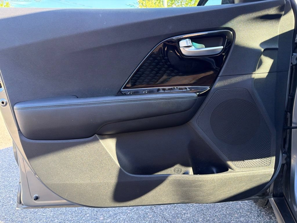 Certified 2022 Kia Niro EX Premium w/ Cold Weather Package FWD image 13