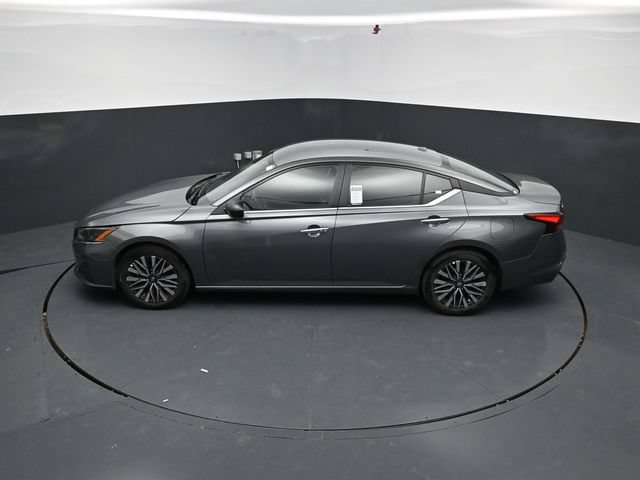 Used 2025 Nissan Altima 2.5 SV FWD image 53