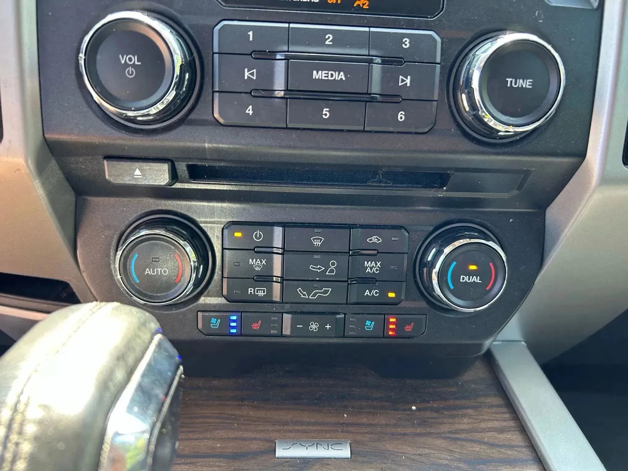 Used 2018 Ford F150 Lariat RWD image 22