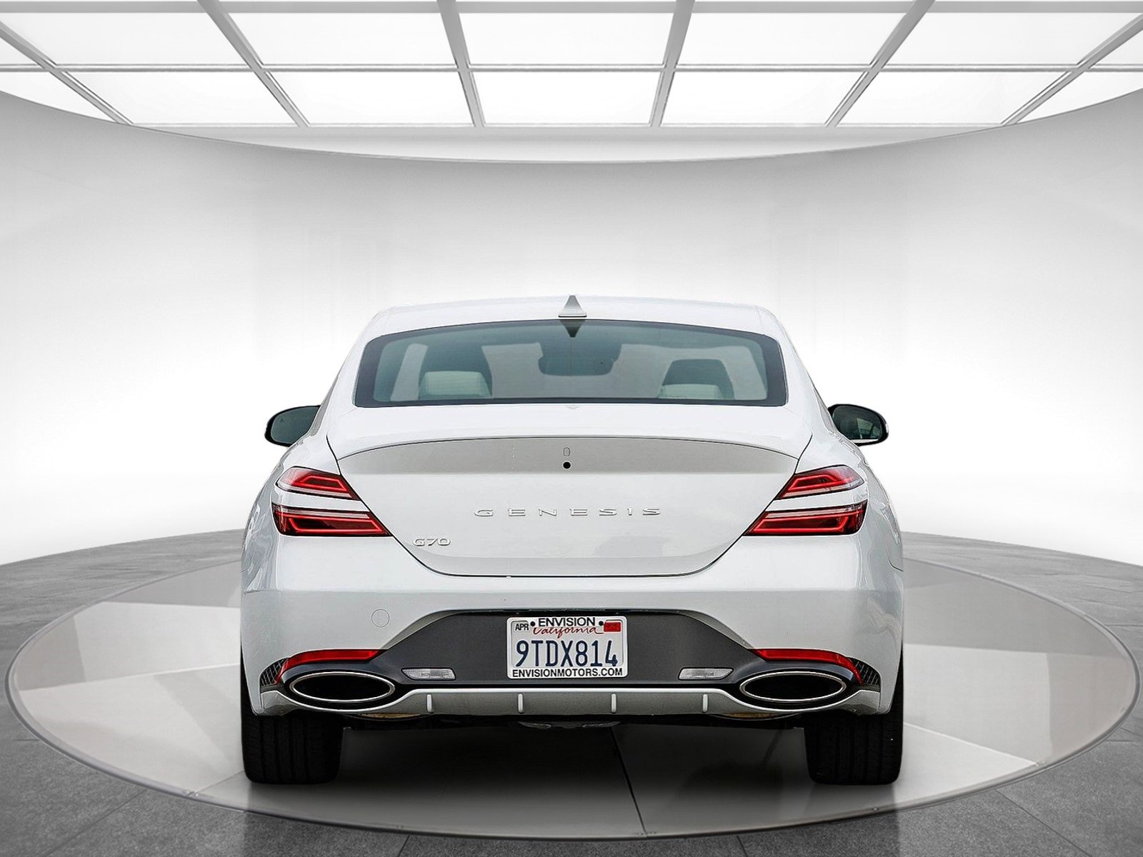 Used 2025 Genesis G70 2.5T image 3