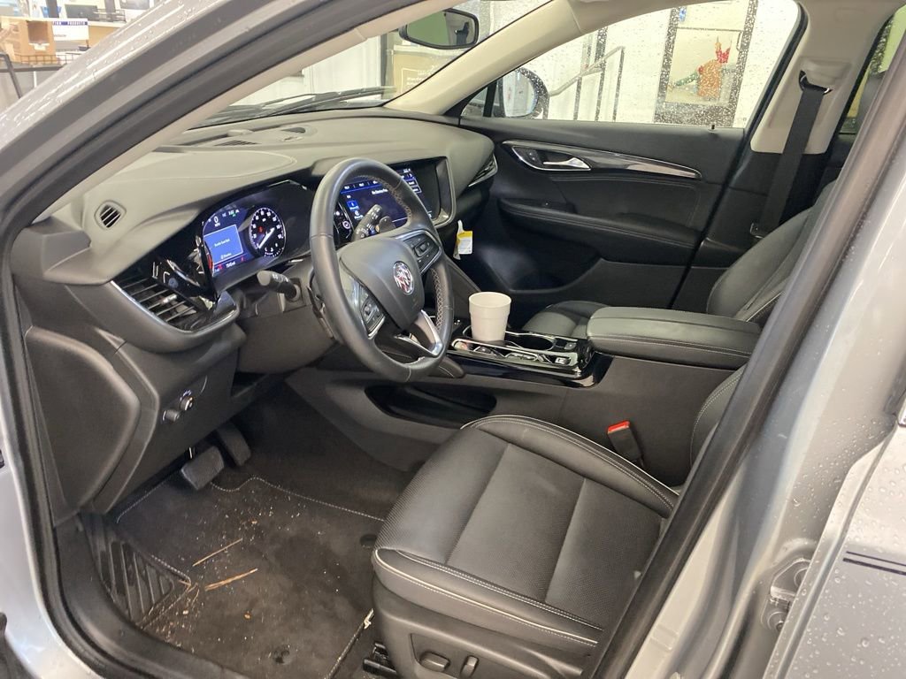 Used 2023 Buick Envision Essence image 9