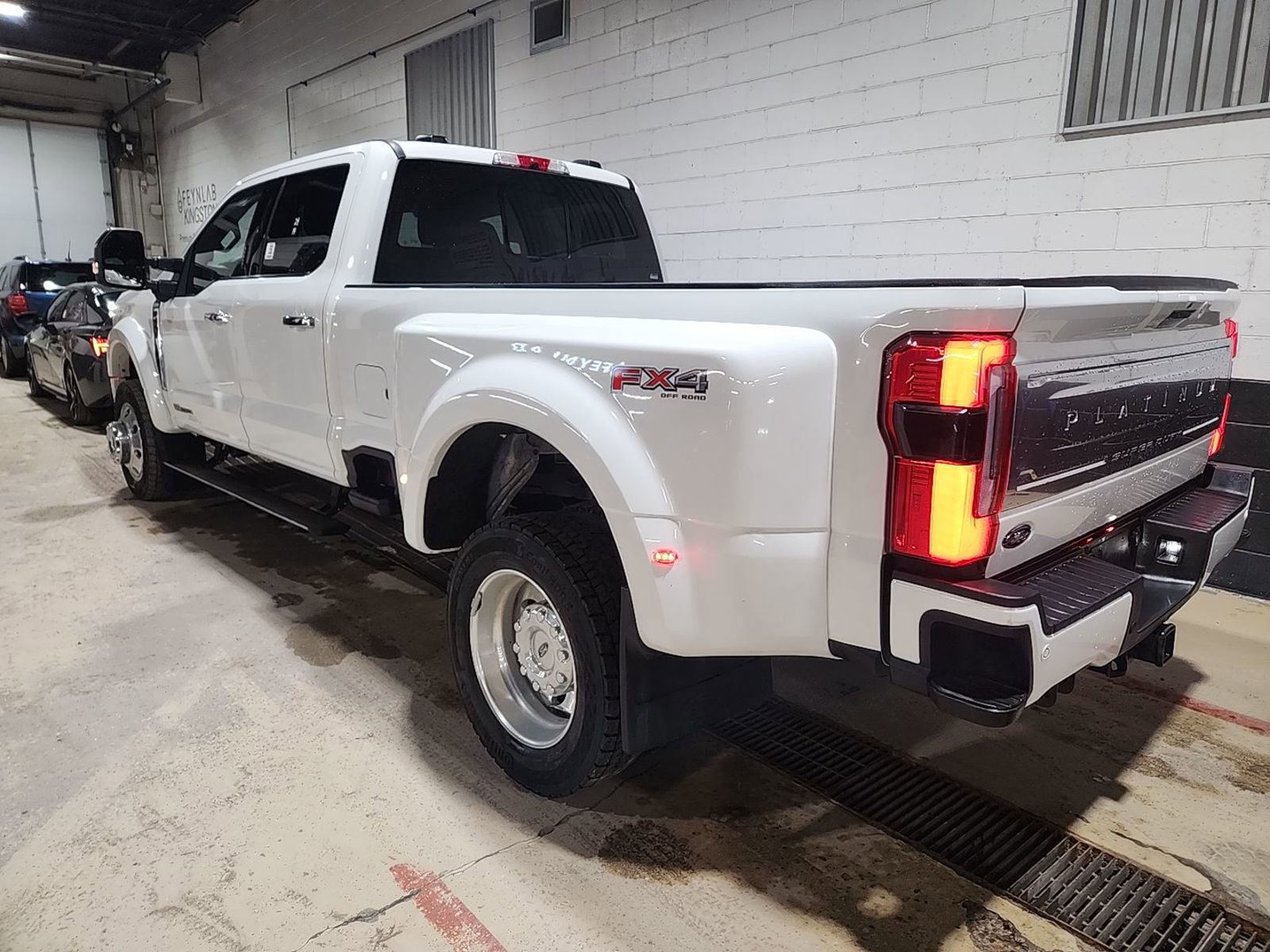 Used 2024 Ford F450 Platinum w/ FX4 Off-Road Package AWD/4WD image 6