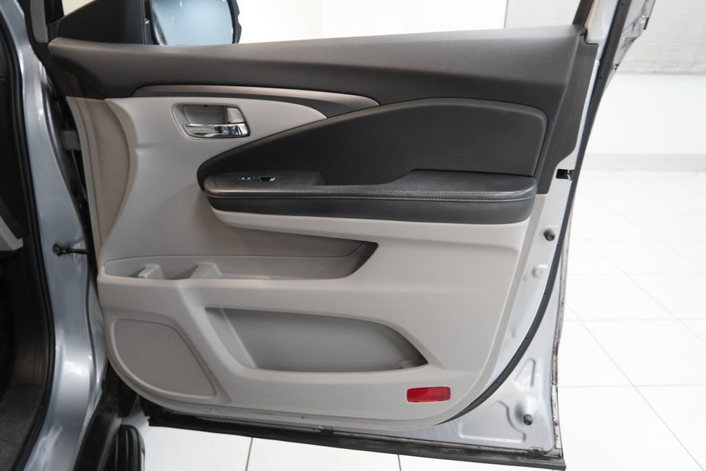 Used 2016 Honda Pilot EX image 33
