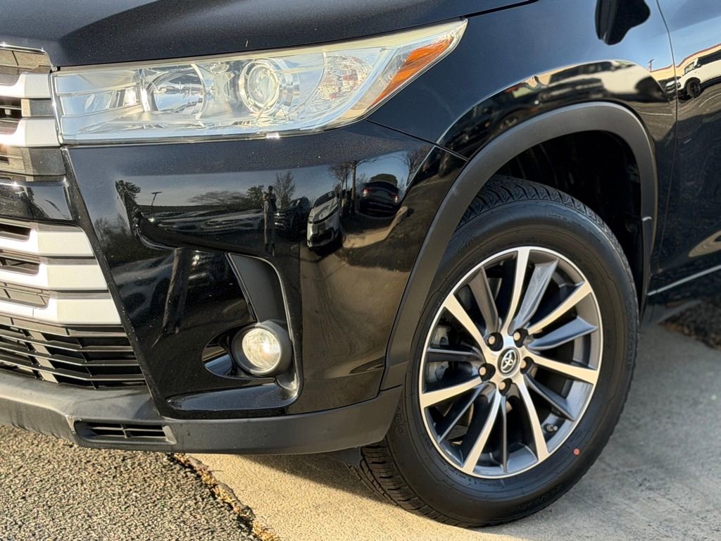 Used 2017 Toyota Highlander XLE image 4